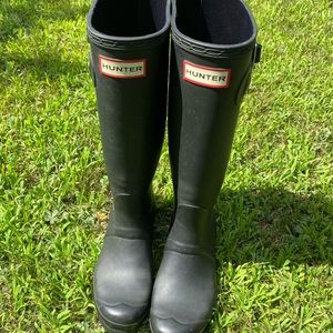 Hunter rain boots tall matte black!